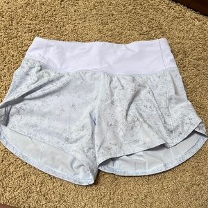 Lululemon Speed Up Mid-Rise lined Short 4”